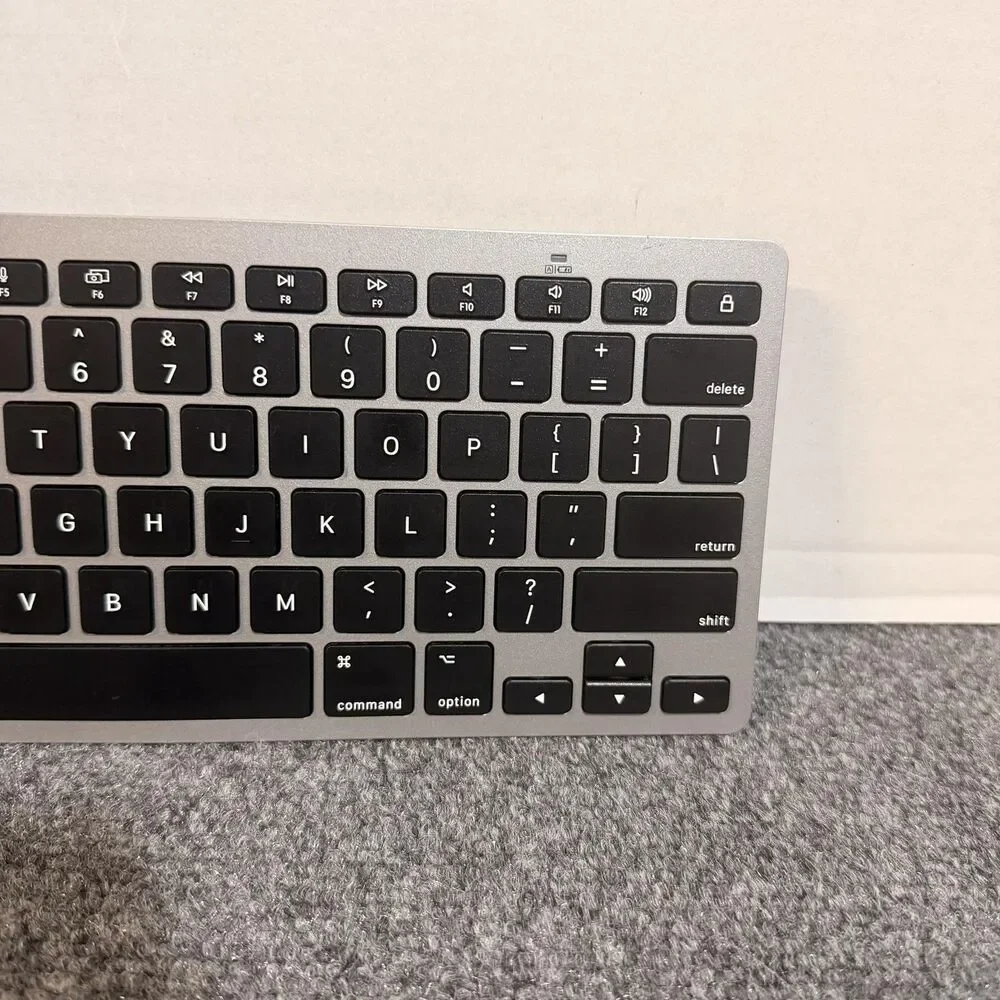 OMOTON KB066 Wireless Slim Bluetooth Keyboard Gray Mac PC Portable Compact